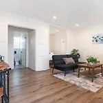 Chic Studio In Prime Location