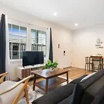 Chic Studio In Prime Location