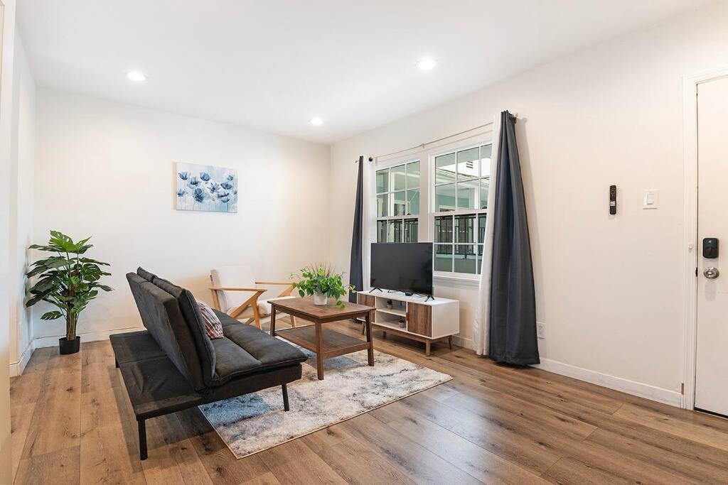 Chic Studio In Prime Location * Los Angeles