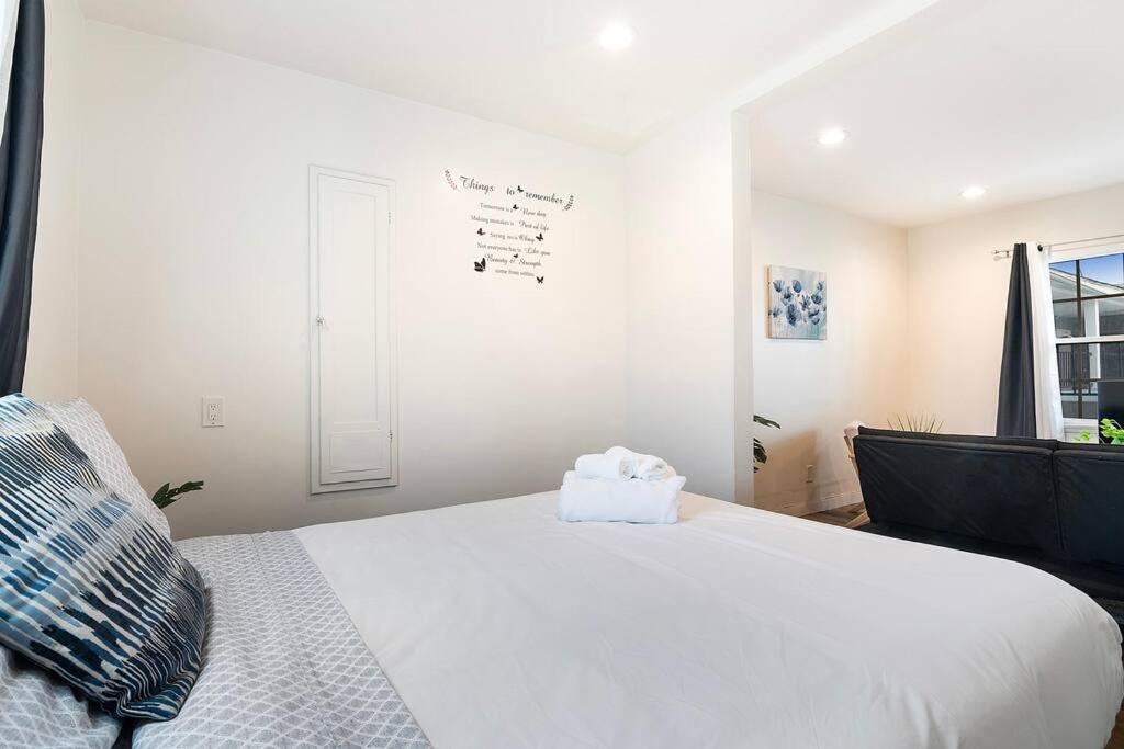 Chic Studio In Prime Location