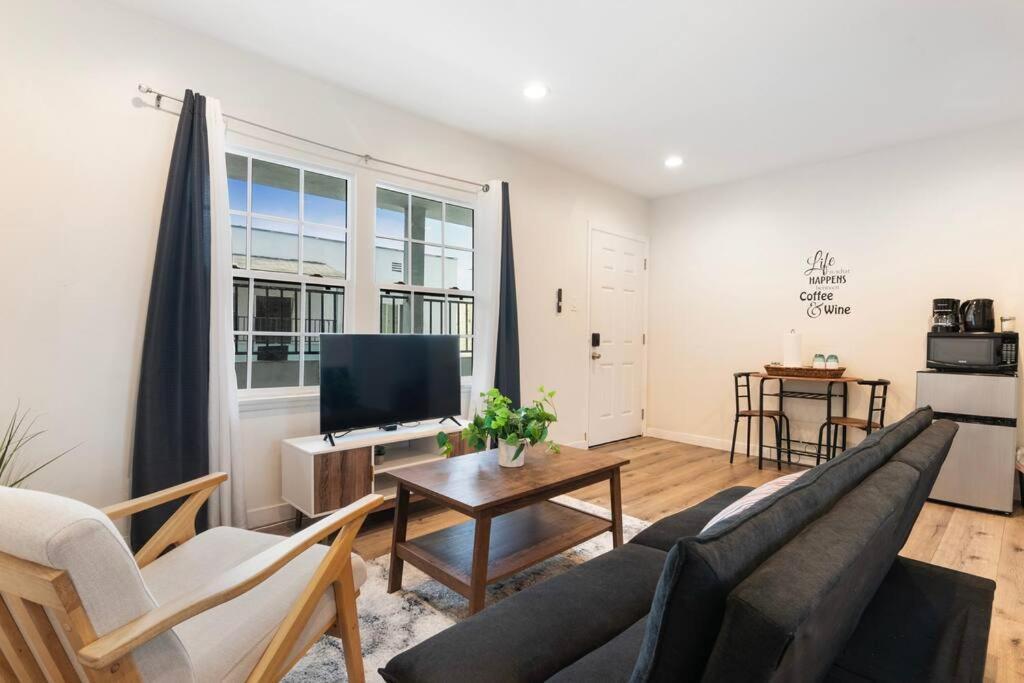 Chic Studio In Prime Location * Los Angeles